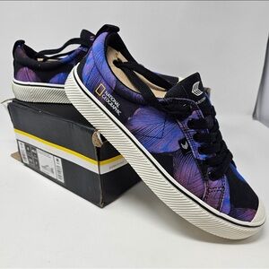 New in box Cariuma Low Top Canvas Sneaker Skate Shoe